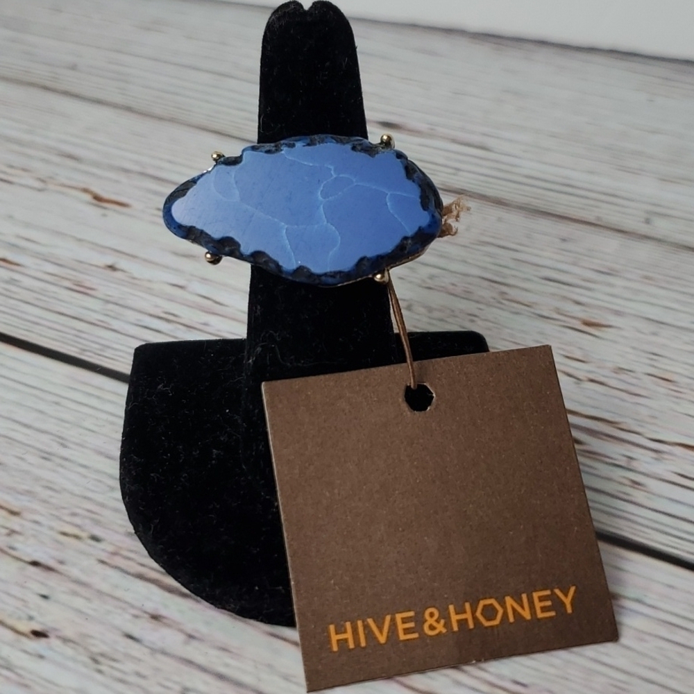 HIVE & HONEY SIZE 6.5 GOLD TONE RING BLUE STONE‎ SUMMER NEW